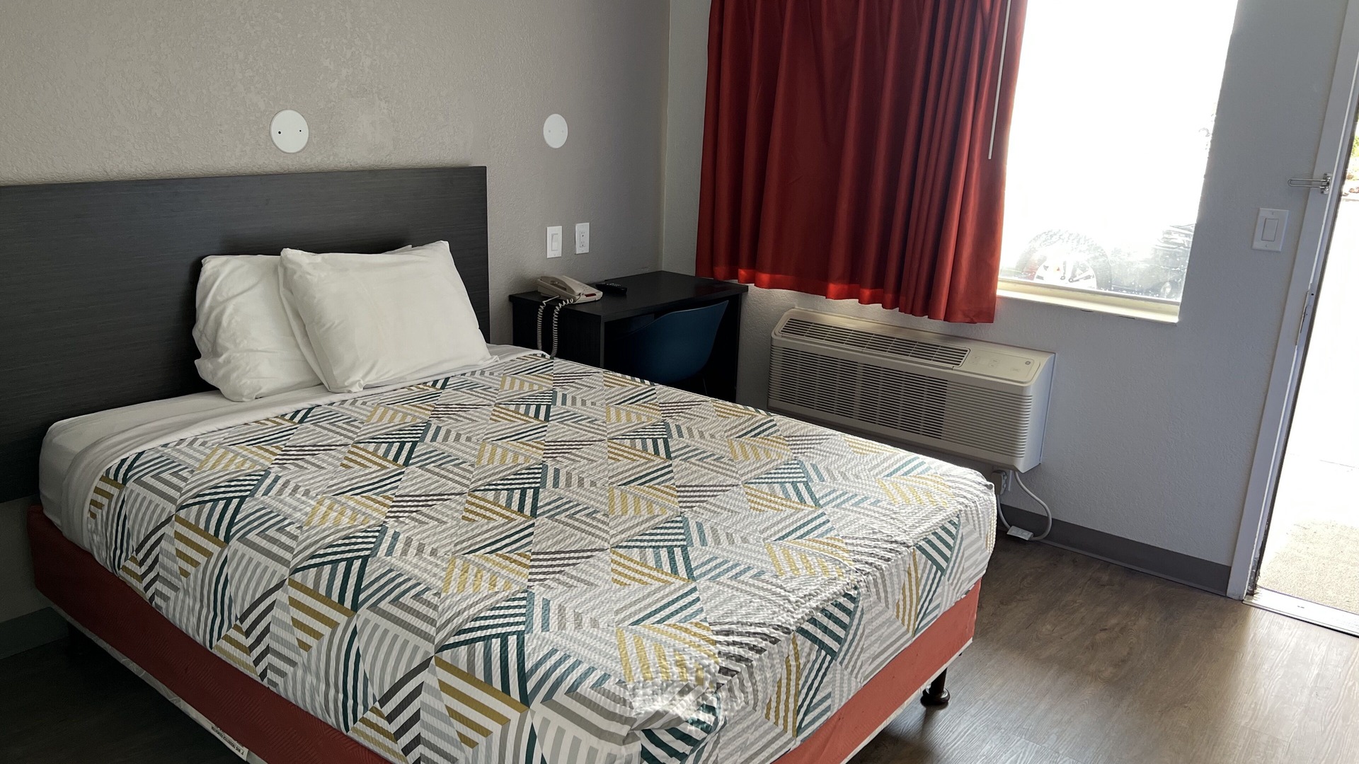 Photo of Bedroom in Pacific