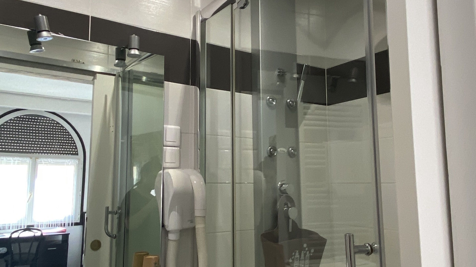 Photo of Bathroom in Cannes City Centre