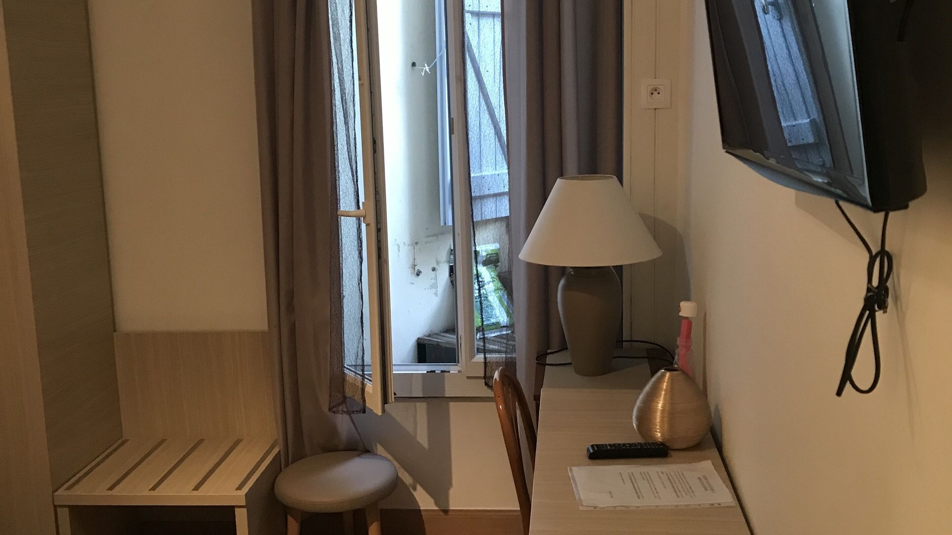 Photo of Bedroom in Cannes City Centre