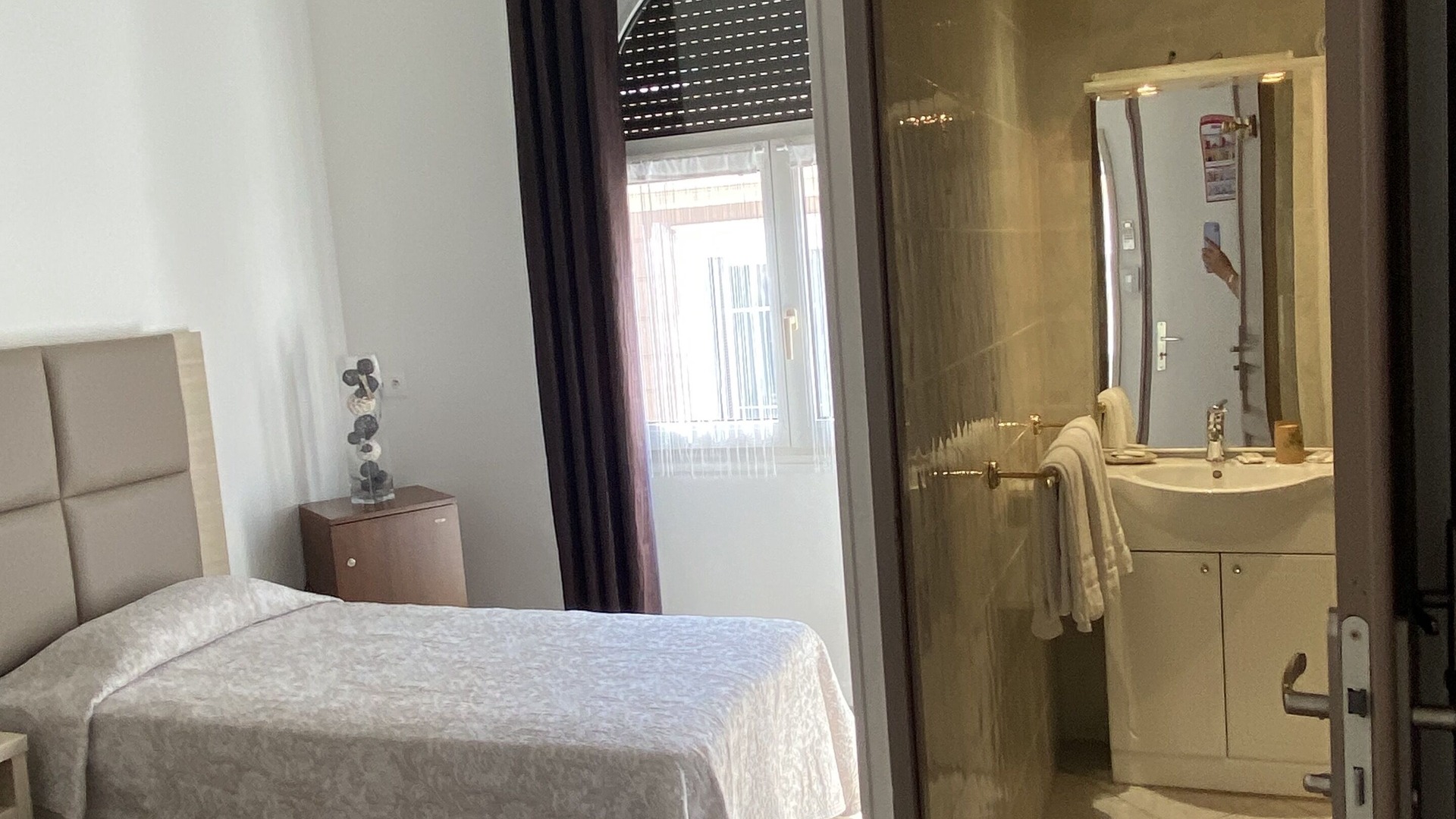 Photo of Bedroom in Cannes City Centre