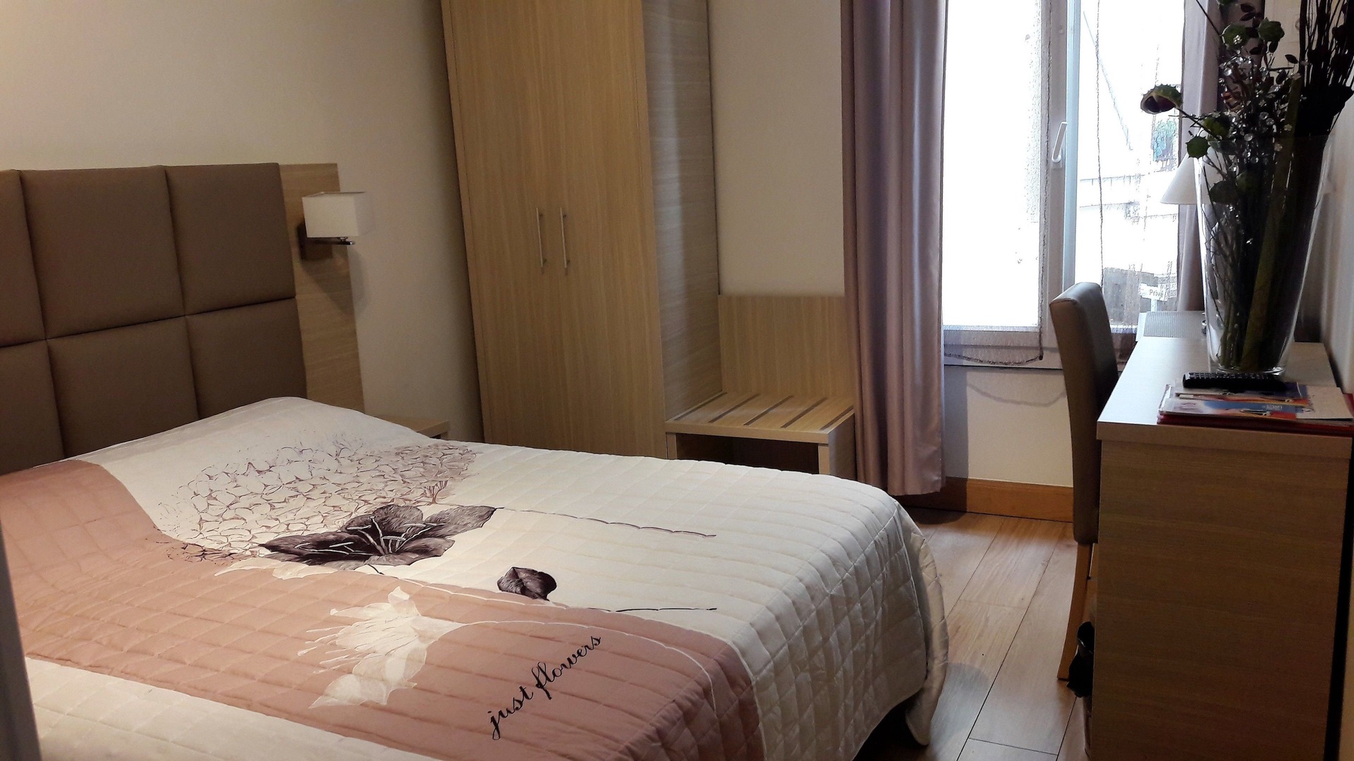 Photo of Bedroom in Cannes City Centre