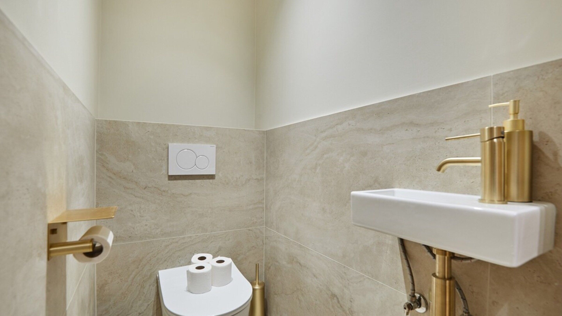 Photo of Bathroom in 8th Arrondissement