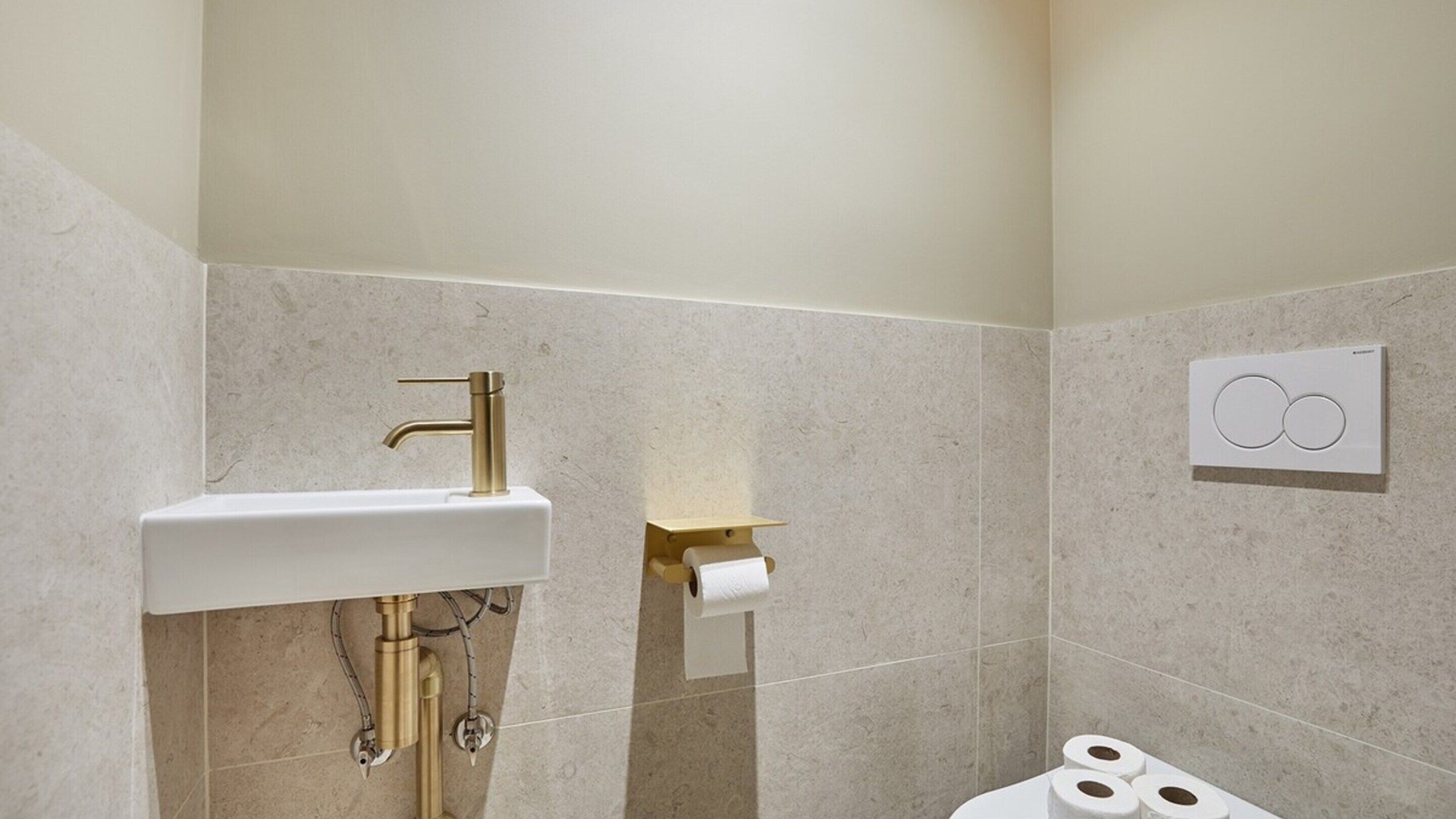 Photo of Bathroom in 8th Arrondissement