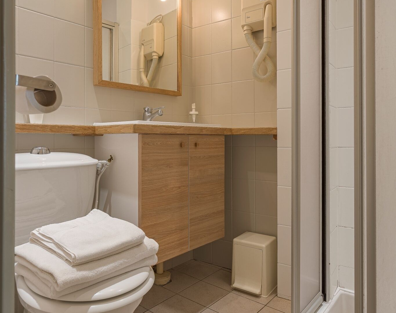 Photo of Bathroom in Ennezat