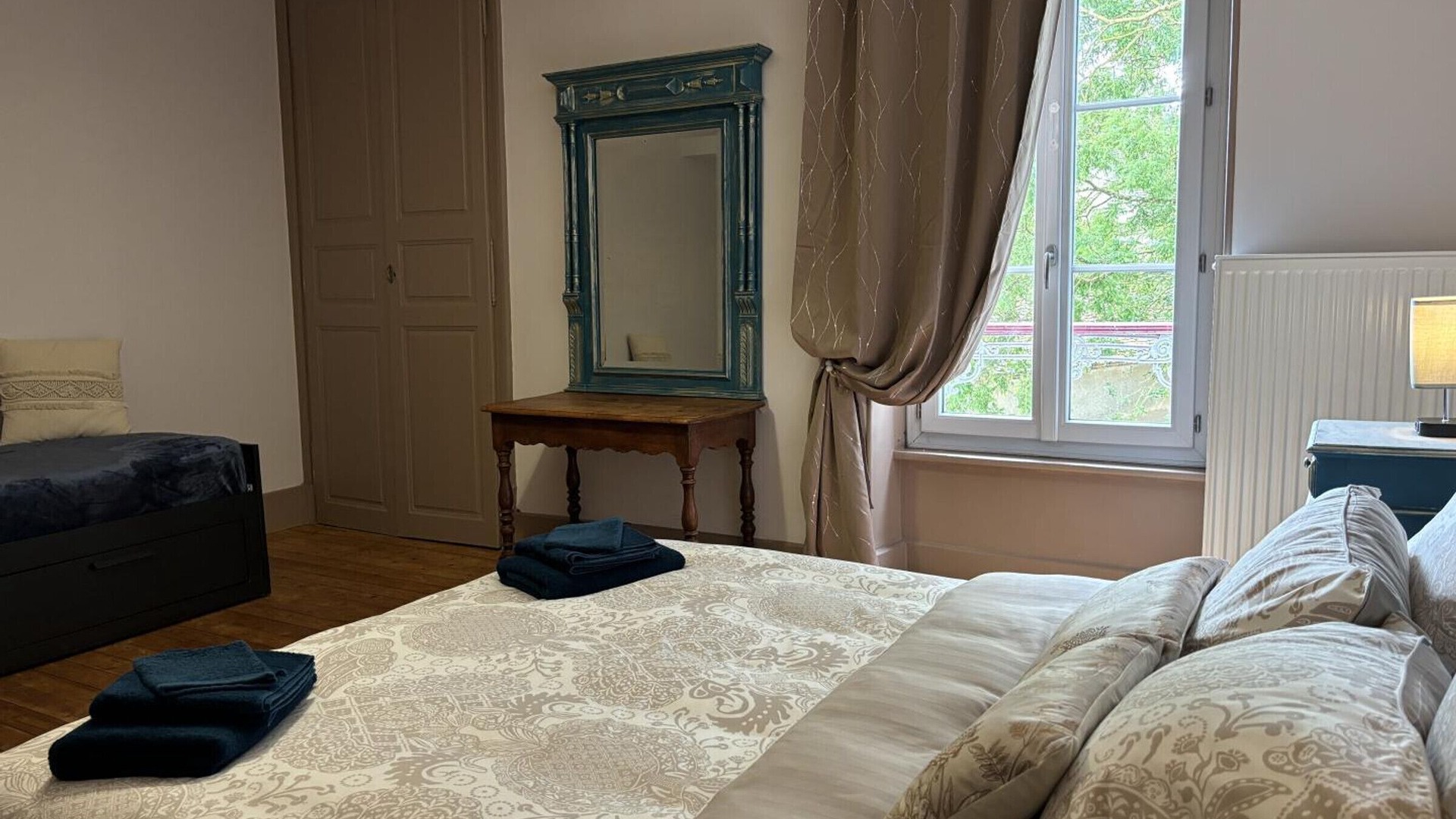 Photo of Bedroom in Jaligny-sur-Besbre