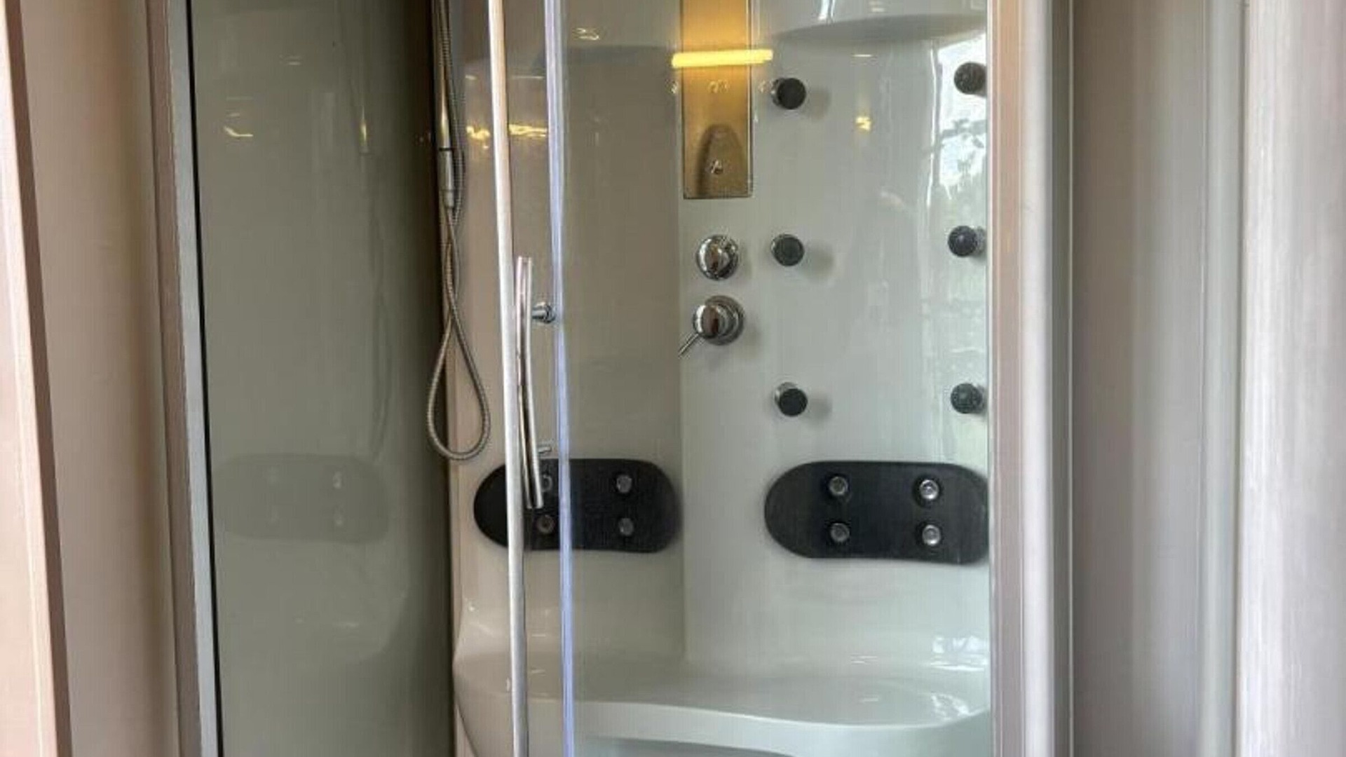 Photo of Bathroom in Jaligny-sur-Besbre
