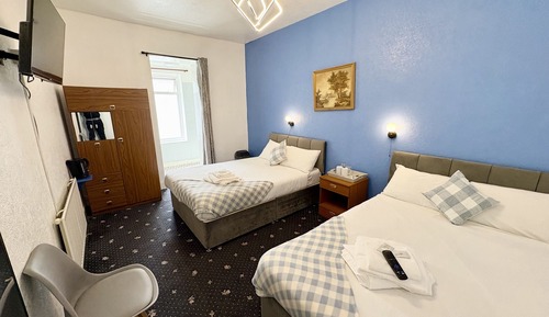 Standard Quadruple Room, Private Bathroom
