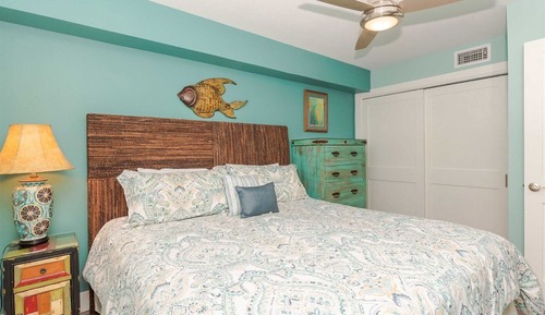 Condo, 1 King Bed with Sofa bed, Balcony (Beauty Blues - No Pets Allowed)