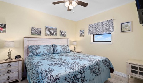 Condo, 1 King Bed with Sofa bed, Patio (BraveWave - No Pets Allowed)