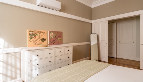 City Apartment, 1 Queen Bed with Sofa bed