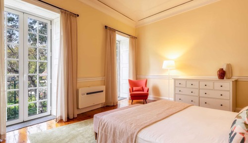 Classic Apartment, Multiple Beds