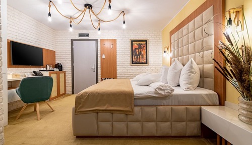 Amyntas Deluxe Room With Balcony and Marina View