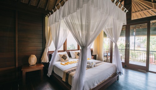 Standard Cabin