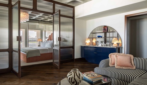 Suite (Palace View)