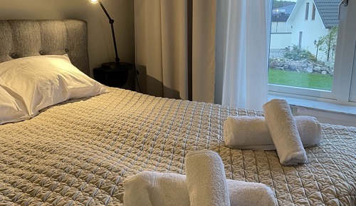 Double Room Small (Bathroom in separate room) (1009)
