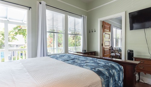 Poinciana Suite 3