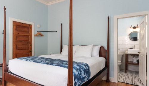 The Pilar Room 8