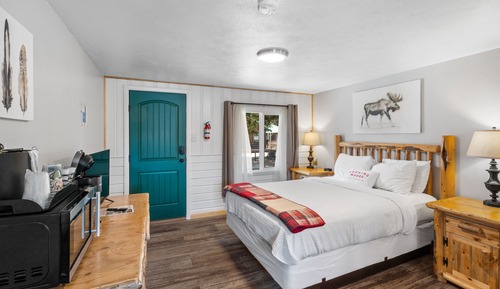 Bobcat Room #4