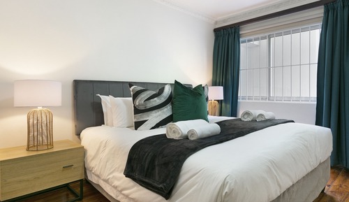 Apartment (3 Bedrooms)