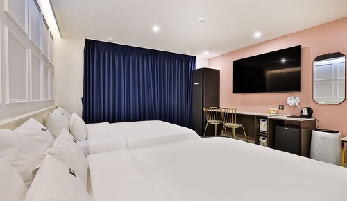 Family Twin Room