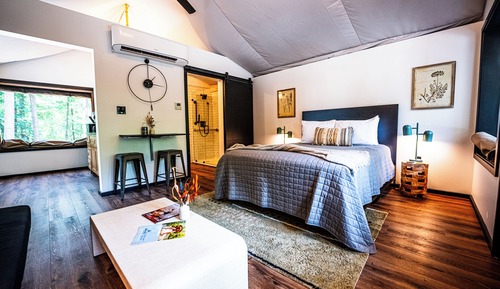 Luxury Tent, Hot Tub, Mountain View