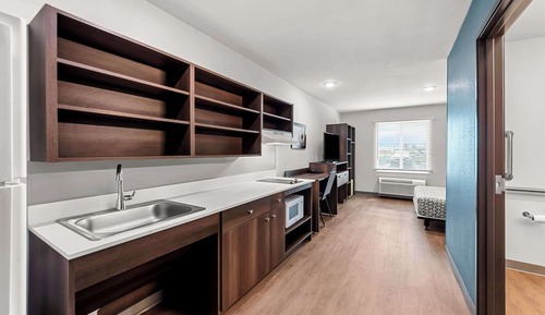 Suite, 1 Queen Bed, Accessible, Non Smoking (Accessible Tub)