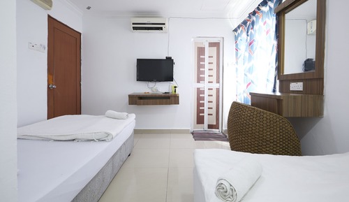 Standard Twin Room