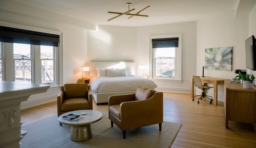 Premier Room