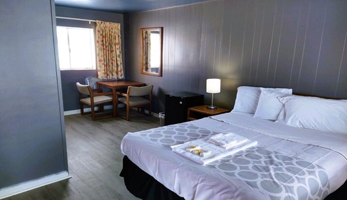 Room, 1 Queen Bed, Kitchenette
