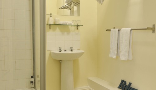 Deluxe Twin Room, Accessible, Ensuite (deluxe twin)