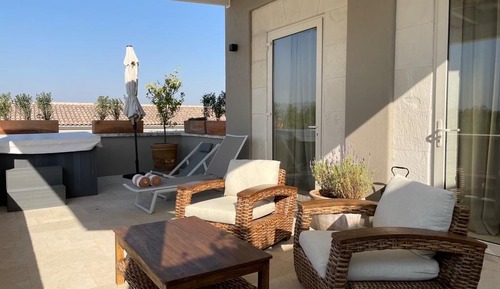 Deluxe Suite