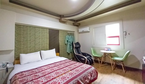 Room (Semi deluxe room (magic chair + 1pc))