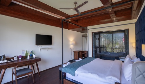Superior Room, Balcony, Mountain View