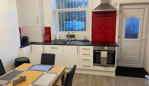 Comfort House, Private Bathroom, Garden View (Delightful 4bed townhouse)