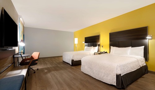 Room, 2 Queen Beds, Accessible, Balcony (Bathtub)
