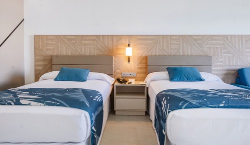 Double Room, Partial Ocean View (C)