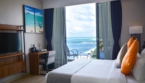 Honeymoon Suite