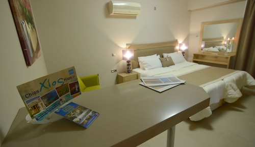 Junior Studio Suite, 1 King Bed, Beach View, Beachfront