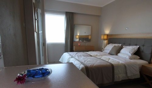 Deluxe Studio, 1 King Bed, Beach View, Beachfront