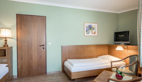 Apartment, 2 Bedrooms, Balcony, Corner