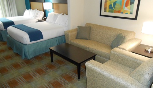 Suite, 1 King Bed, Accessible