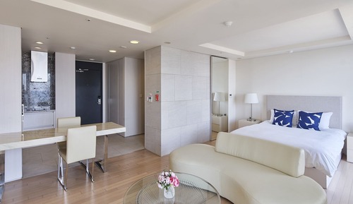 [24 Hour STAY] Island Double + Check-In 12PM + Check-Out 12PM
