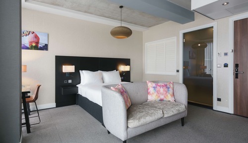 Deluxe Room, 1 Queen Bed, Non Smoking