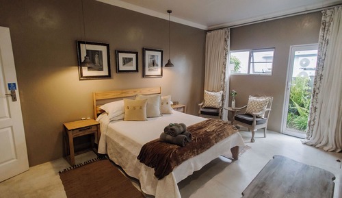 Standard Queen Room