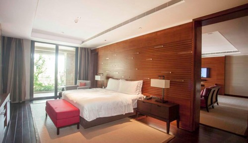 Suite, 1 King Bed, Garden Area (Clear Water Bay)