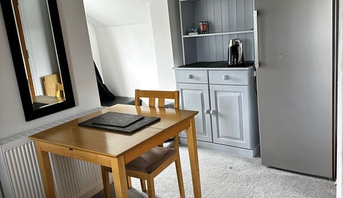 Superior Single Room, Ensuite (Single Suite)