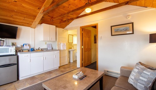 Large Two Room King Bed Cottage with Shared Balcony