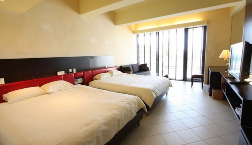 Twin Queen Room