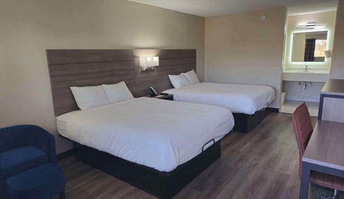 Room, 2 Queen Beds, Smoking