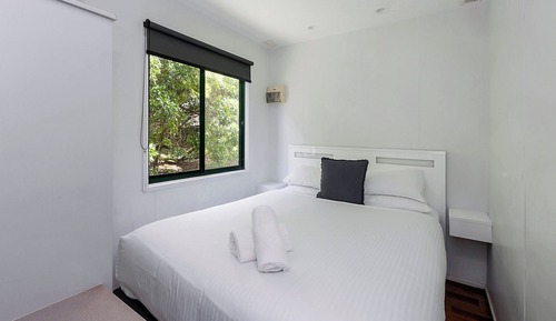 Standard Cabin - Sleeps 6